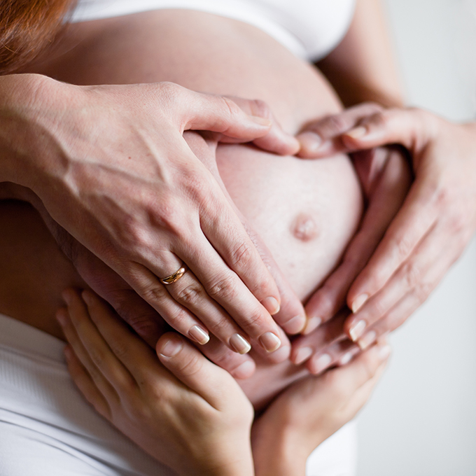 Come fare il massaggio del perineo in gravidanza per preparare la pelle al parto